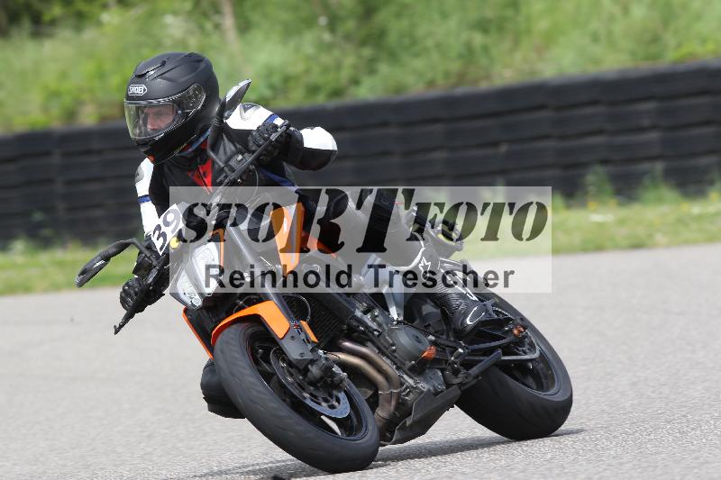 Archiv-2025/10 23.04.2025 Cornu Master School ADR/rot-rouge/39